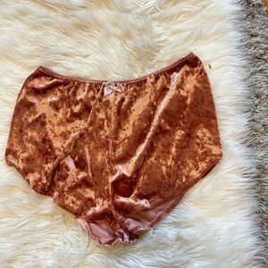 Gold rose Velvet shorts